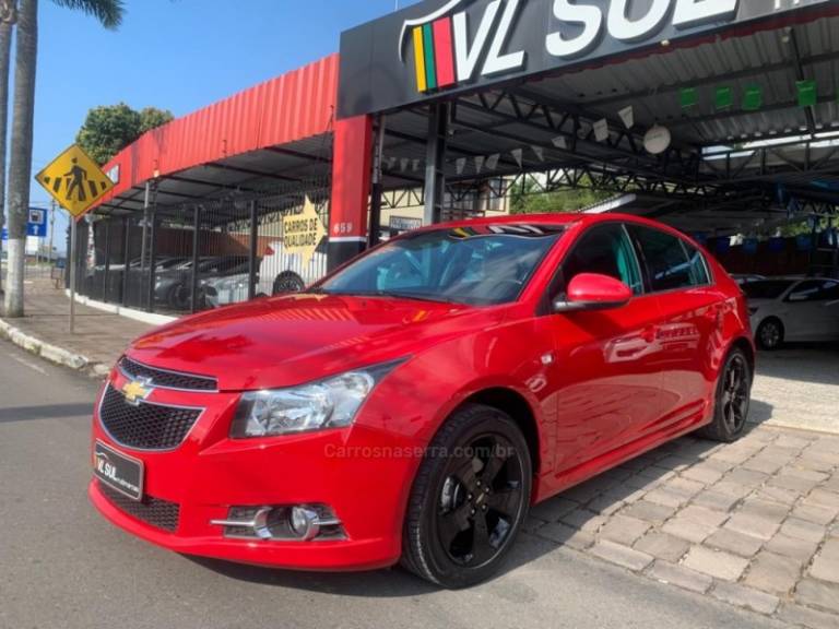 CHEVROLET - CRUZE - 2013/2014 - Vermelha - R$ 63.900,00