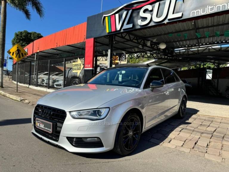 AUDI - A3 - 2013/2014 - Prata - R$ 89.900,00