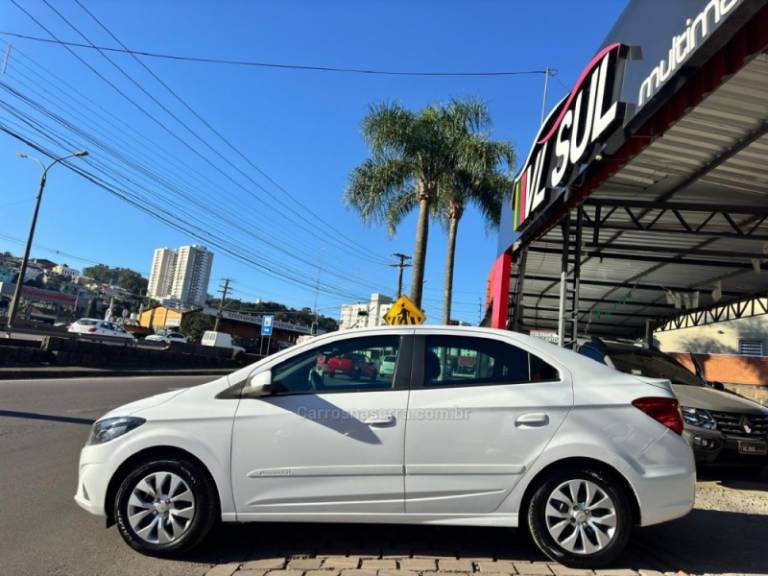 CHEVROLET - PRISMA - 2016/2017 - Branca - R$ 60.900,00