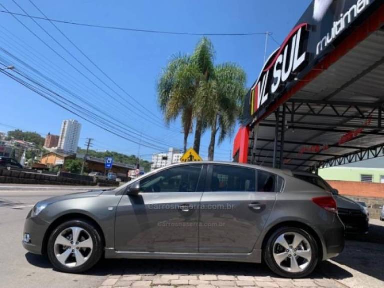 CHEVROLET - CRUZE - 2013/2014 - Cinza - R$ 62.900,00