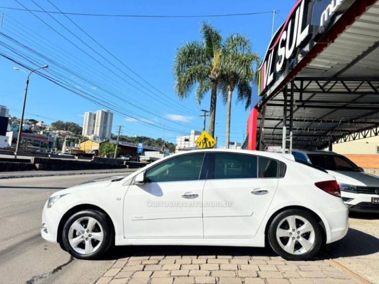 CHEVROLET - CRUZE - 2012/2013 - Branca - R$ 69.900,00