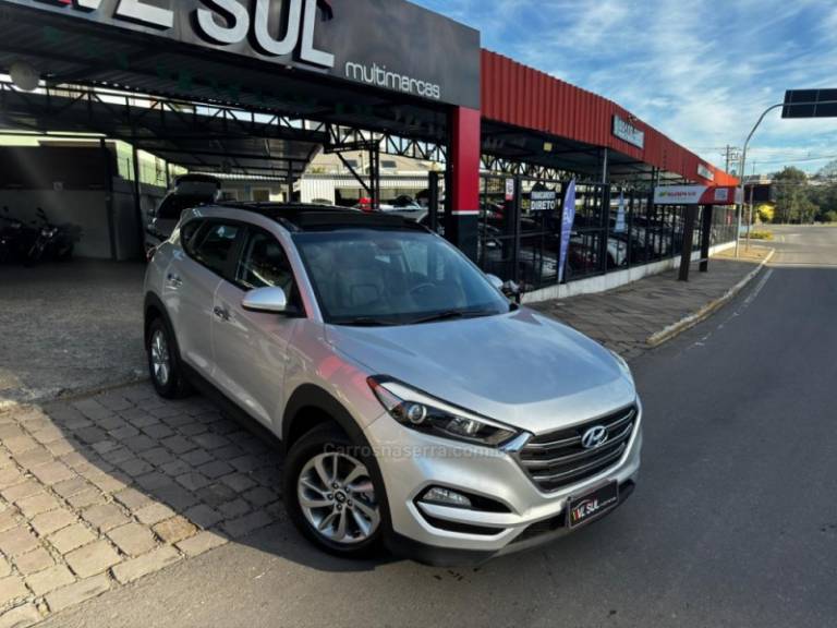 HYUNDAI - TUCSON - 2017/2018 - Prata - R$ 105.900,00