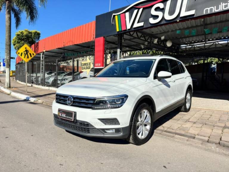 VOLKSWAGEN - TIGUAN - 2018/2018 - Branca - R$ 122.900,00