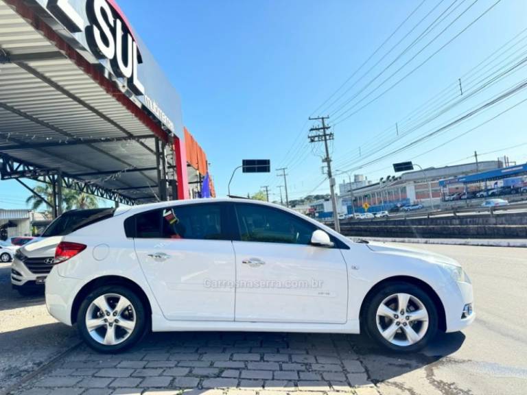 CHEVROLET - CRUZE - 2012/2013 - Branca - R$ 69.900,00