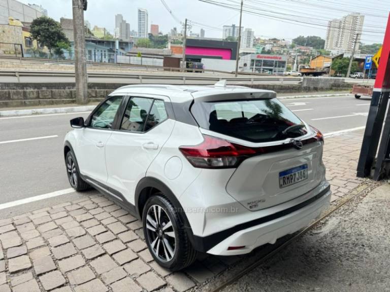 NISSAN - KICKS - 2021/2022 - Branca - R$ 104.900,00