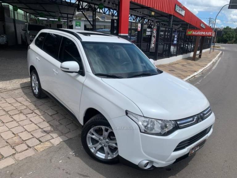 MITSUBISHI - OUTLANDER - 2015/2015 - Branca - R$ 77.900,00