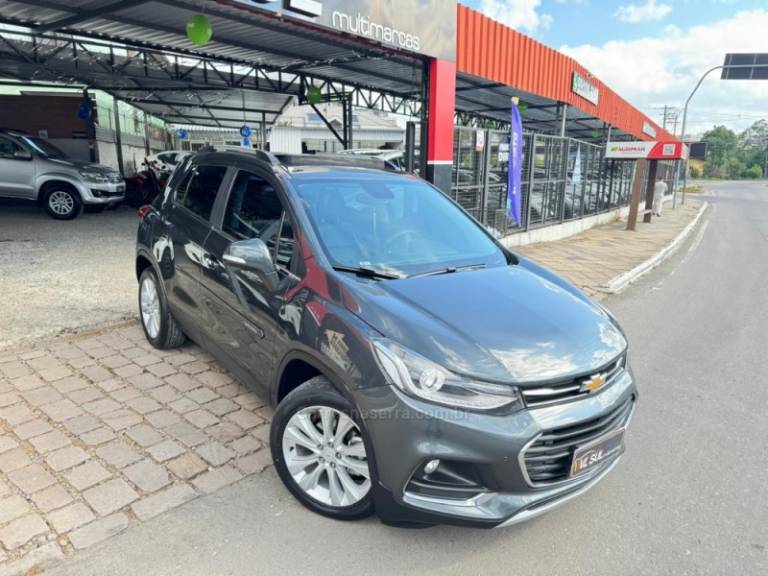 CHEVROLET - TRACKER - 2017/2018 - Cinza - R$ 93.900,00