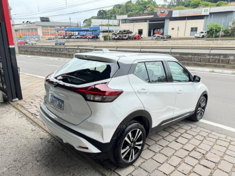 NISSAN - KICKS - 2021/2022 - Branca - R$ 104.900,00