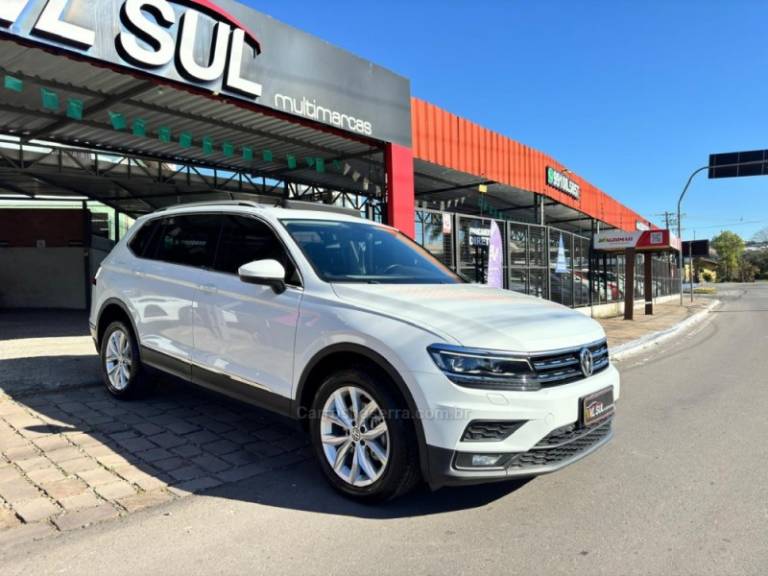 VOLKSWAGEN - TIGUAN - 2018/2018 - Branca - R$ 122.900,00