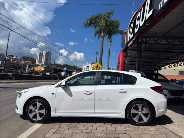 CHEVROLET - CRUZE - 2012/2013 - Branca - R$ 61.900,00