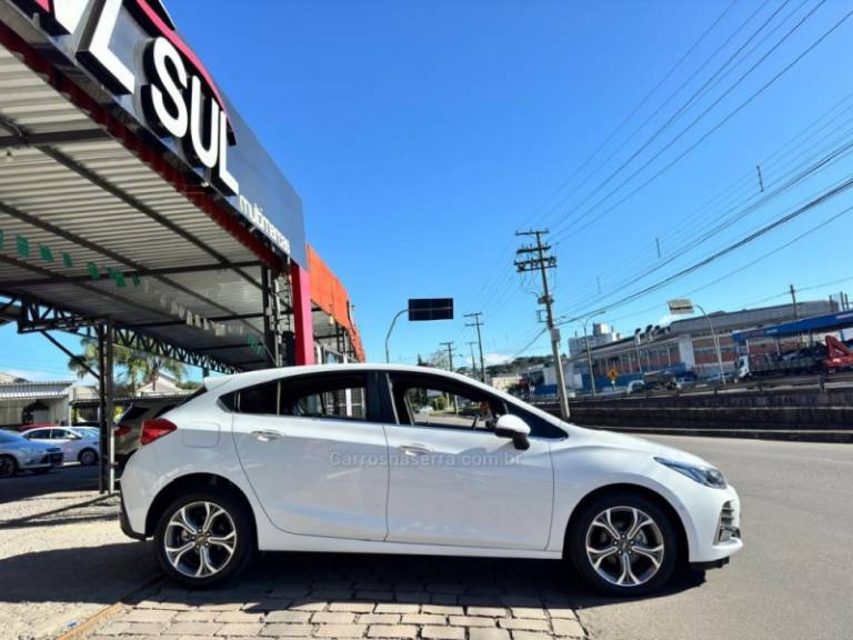 CHEVROLET - CRUZE - 2020/2020 - Branca - R$ 119.900,00