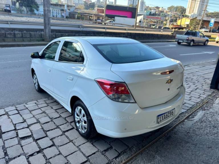 CHEVROLET - PRISMA - 2015/2016 - Branca - R$ 47.900,00