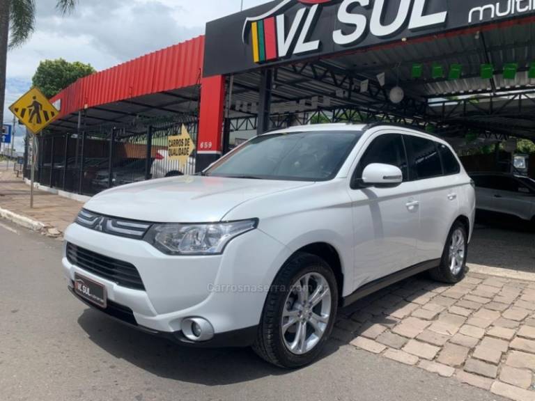 MITSUBISHI - OUTLANDER - 2015/2015 - Branca - R$ 76.900,00