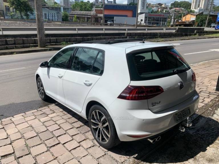 VOLKSWAGEN - GOLF - 2015/2015 - Branca - R$ 82.900,00