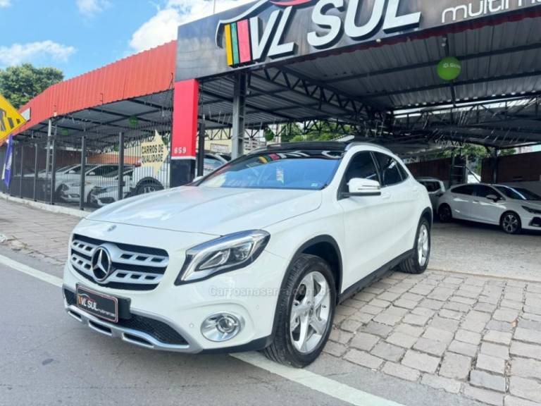 MERCEDES-BENZ - GLA 200 - 2018/2018 - Branca - R$ 144.900,00