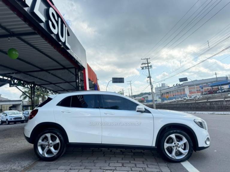 MERCEDES-BENZ - GLA 200 - 2018/2018 - Branca - R$ 144.900,00