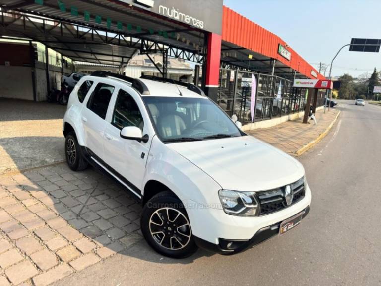 RENAULT - DUSTER - 2015/2016 - Branca - R$ 64.900,00