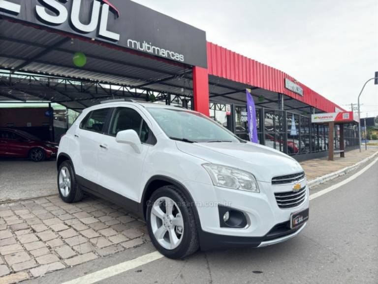 CHEVROLET - TRACKER - 2015/2016 - Branca - R$ 74.900,00