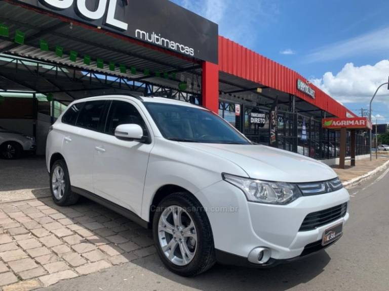 MITSUBISHI - OUTLANDER - 2015/2015 - Branca - R$ 76.900,00