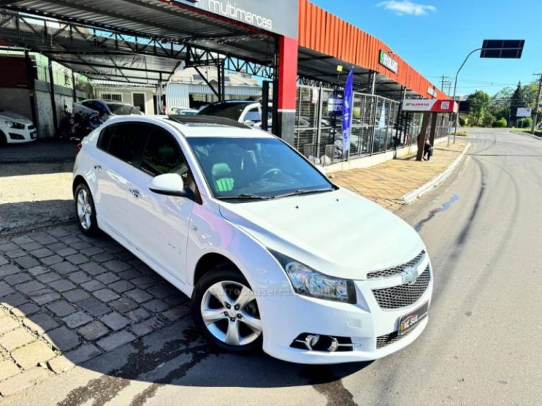 CHEVROLET - CRUZE - 2012/2013 - Branca - R$ 69.900,00