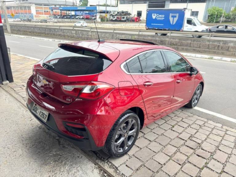 CHEVROLET - CRUZE - 2018/2018 - Vermelha - R$ 99.900,00