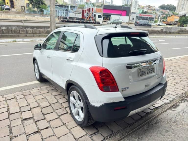 CHEVROLET - TRACKER - 2015/2016 - Branca - R$ 74.900,00