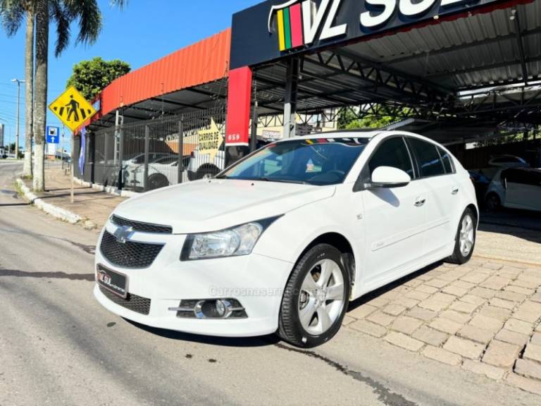 CHEVROLET - CRUZE - 2012/2013 - Branca - R$ 69.900,00