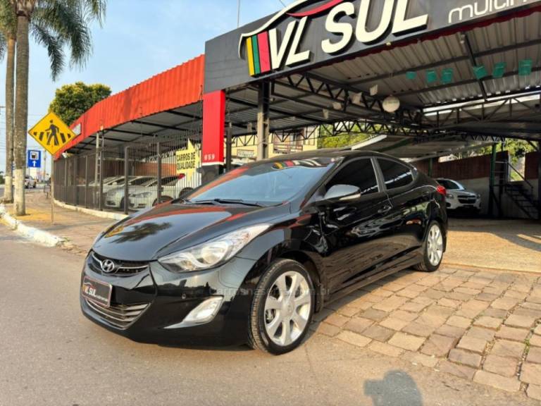 HYUNDAI - ELANTRA - 2012/2013 - Preta - R$ 64.900,00