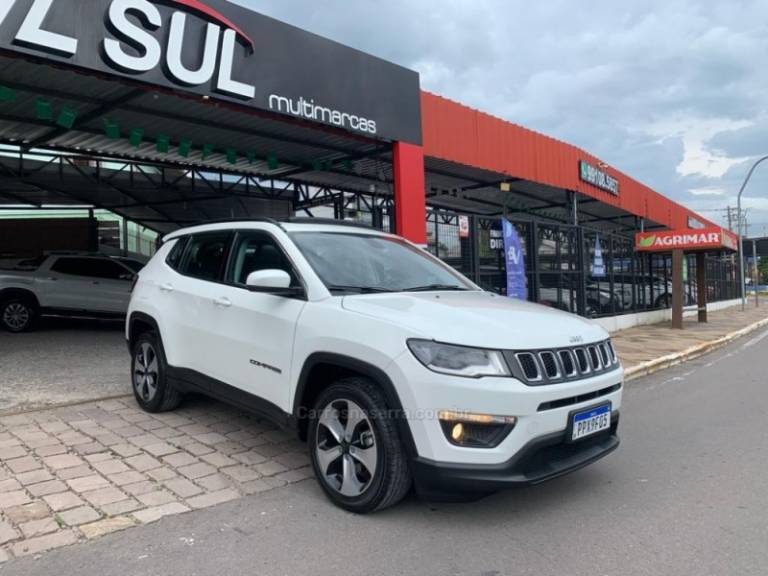 JEEP - COMPASS - 2017/2018 - Branca - R$ 100.900,00