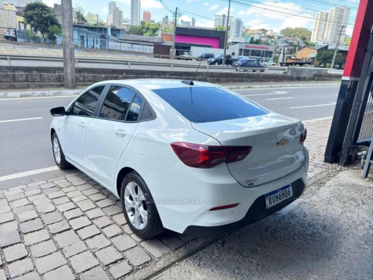 CHEVROLET - ONIX - 2022/2023 - Branca - R$ 83.900,00