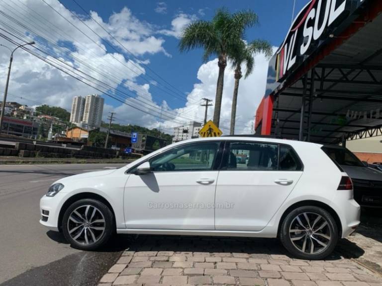 VOLKSWAGEN - GOLF - 2015/2015 - Branca - R$ 82.900,00