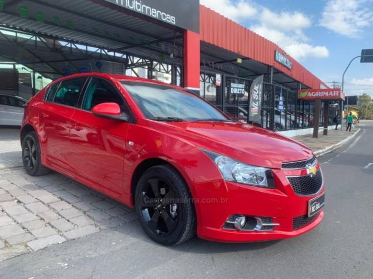 CHEVROLET - CRUZE - 2013/2014 - Vermelha - R$ 63.900,00