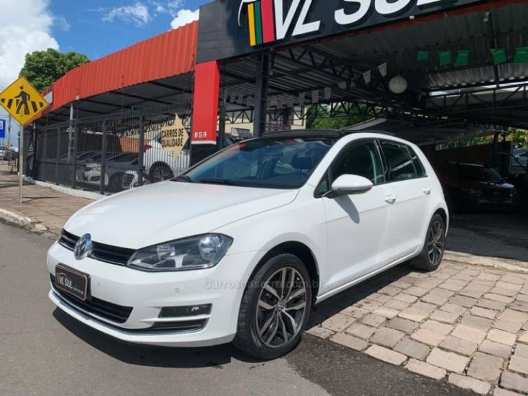 VOLKSWAGEN - GOLF - 2015/2015 - Branca - R$ 82.900,00