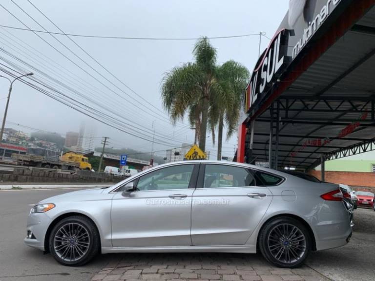 FORD - FUSION - 2013/2014 - Prata - R$ 77.900,00